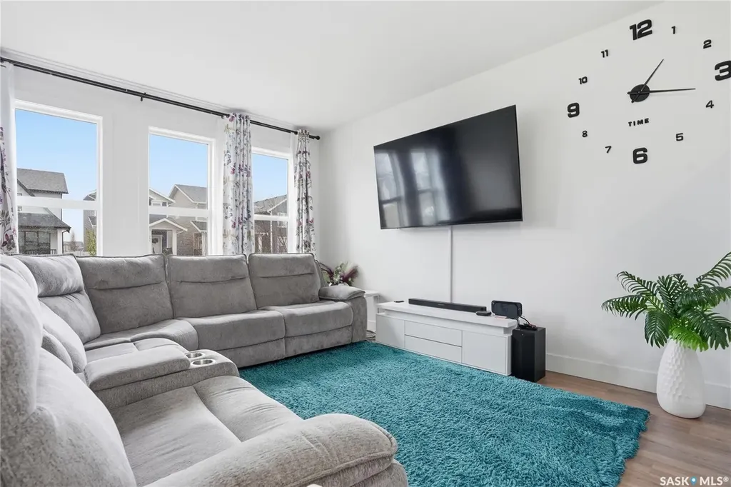 187 Rosewood Boulevard E Saskatoon SK S7V 0X2