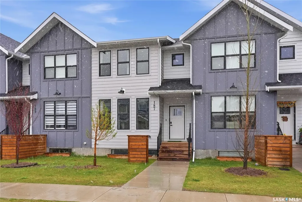 187 Rosewood Boulevard E Saskatoon SK S7V 0X2