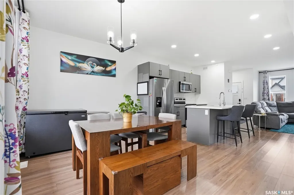 187 Rosewood Boulevard E Saskatoon SK S7V 0X2