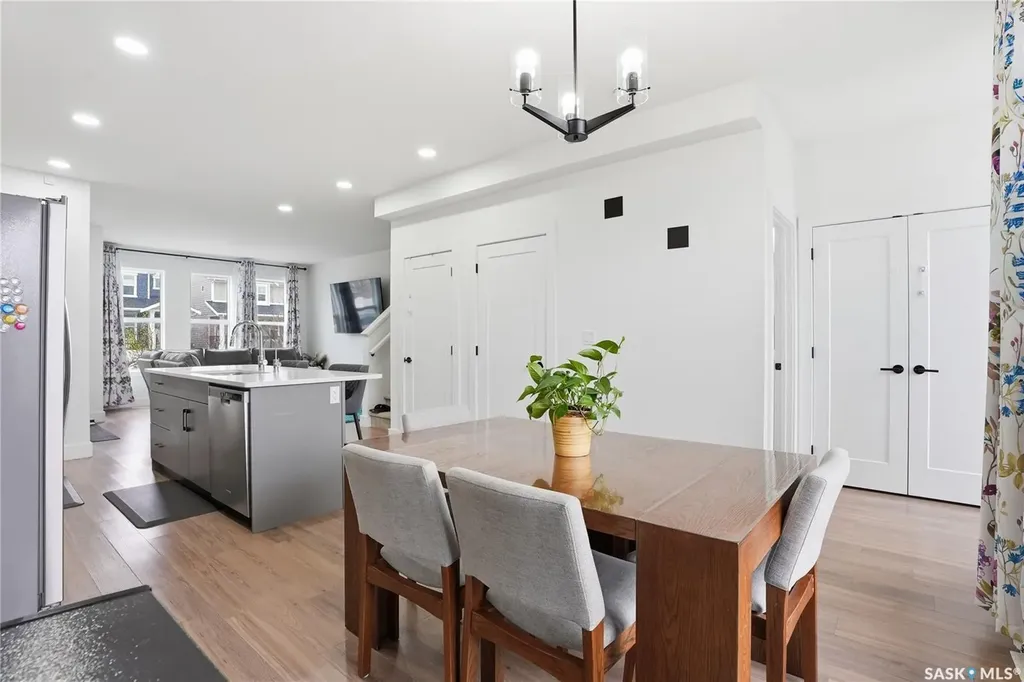 187 Rosewood Boulevard E Saskatoon SK S7V 0X2