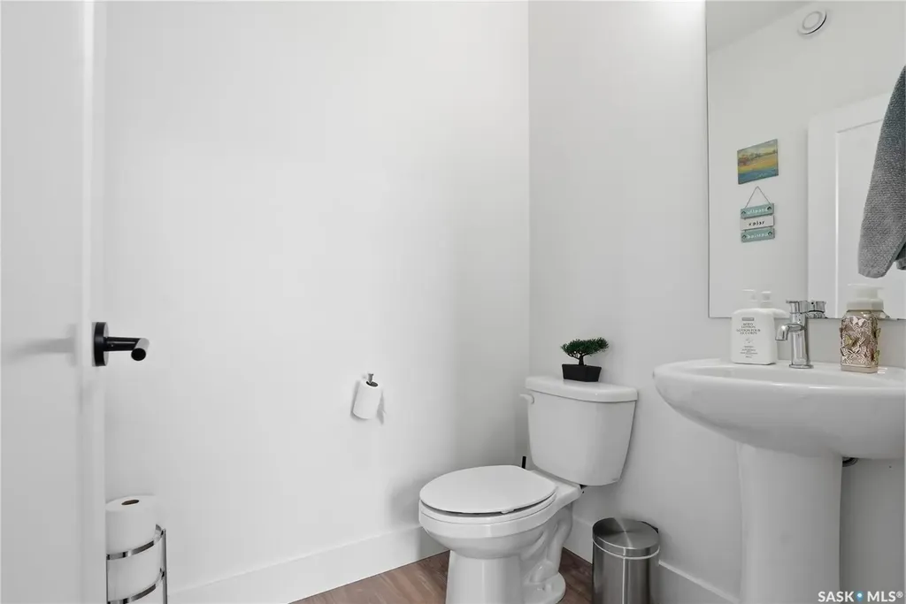 187 Rosewood Boulevard E Saskatoon SK S7V 0X2