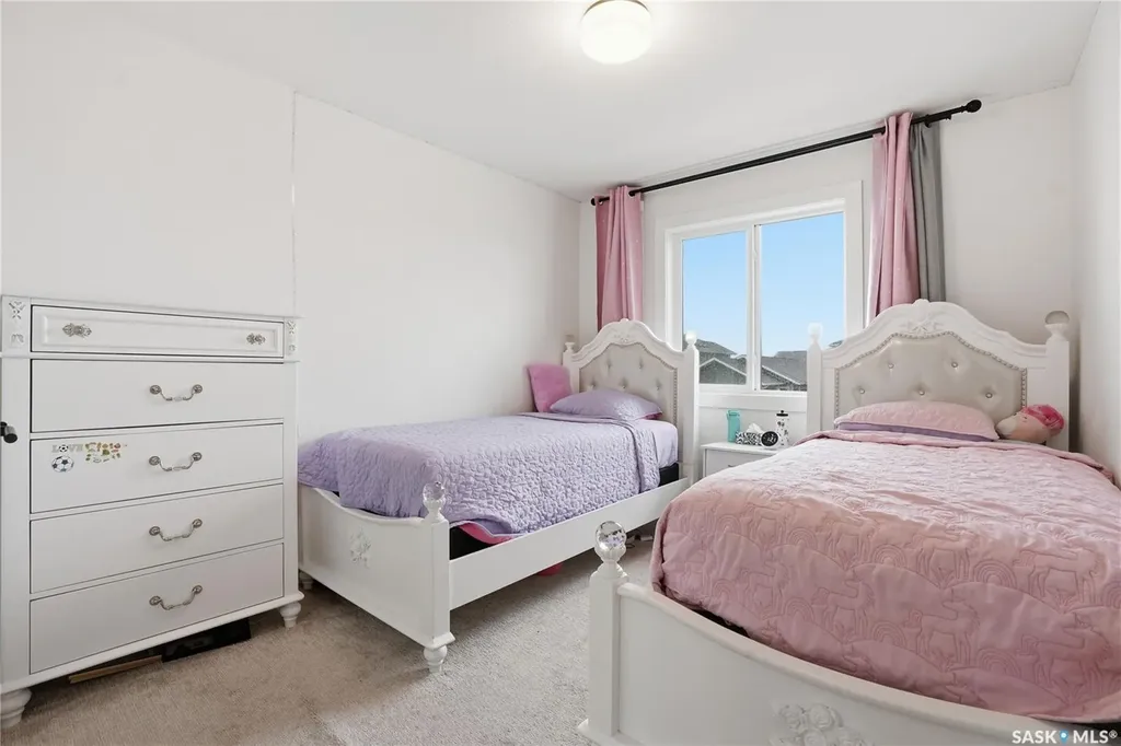 187 Rosewood Boulevard E Saskatoon SK S7V 0X2
