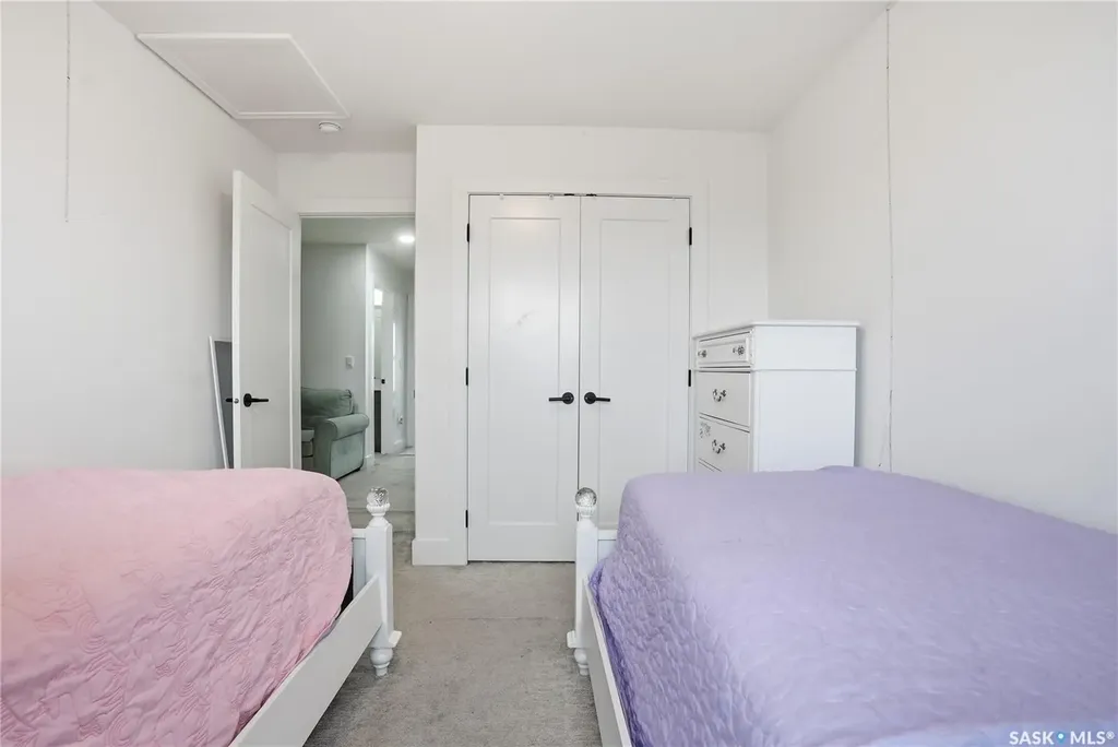 187 Rosewood Boulevard E Saskatoon SK S7V 0X2