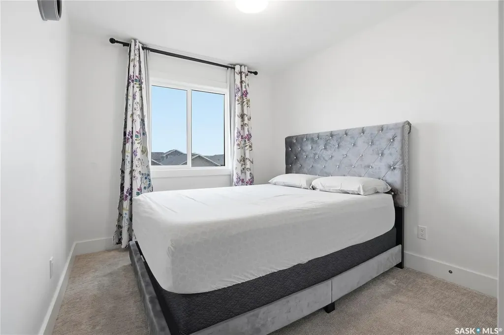 187 Rosewood Boulevard E Saskatoon SK S7V 0X2