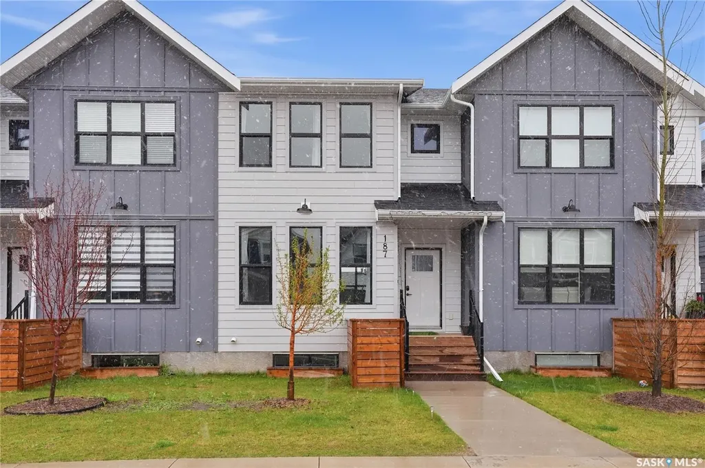 187 Rosewood Boulevard E Saskatoon SK S7V 0X2