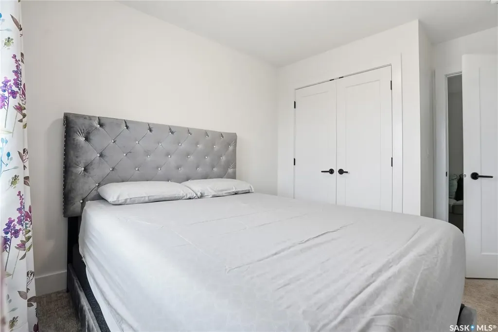 187 Rosewood Boulevard E Saskatoon SK S7V 0X2