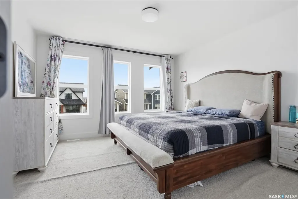187 Rosewood Boulevard E Saskatoon SK S7V 0X2
