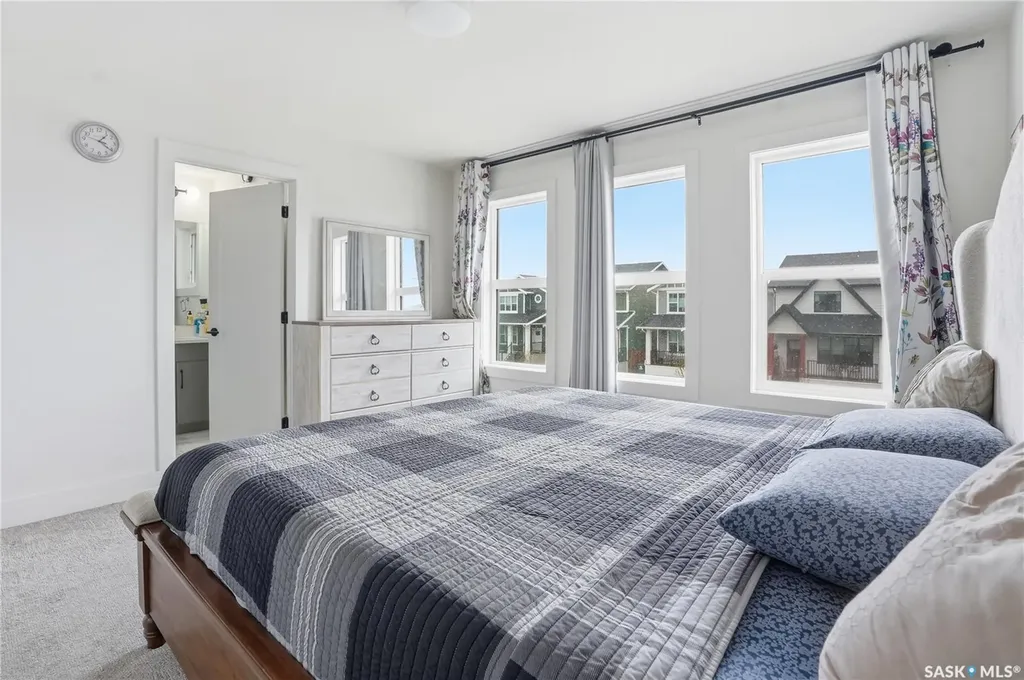 187 Rosewood Boulevard E Saskatoon SK S7V 0X2