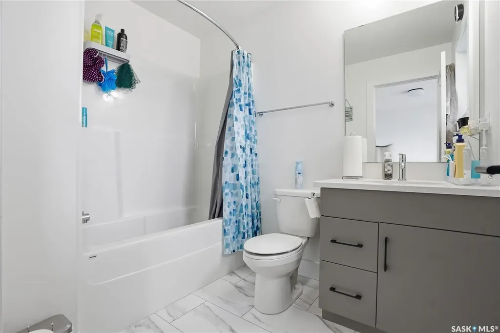 187 Rosewood Boulevard E Saskatoon SK S7V 0X2