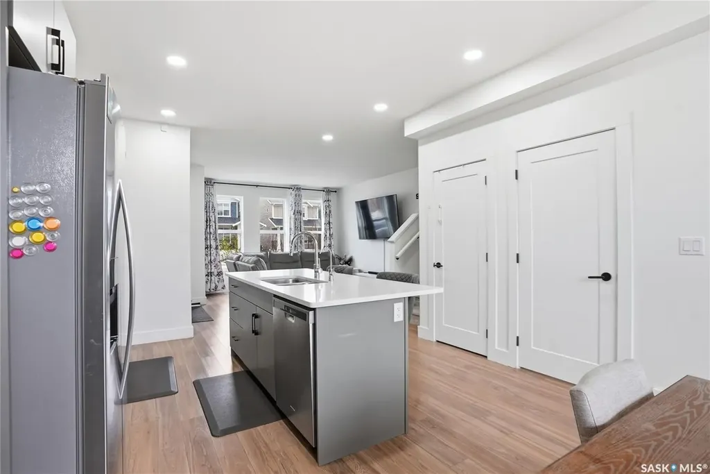 187 Rosewood Boulevard E Saskatoon SK S7V 0X2