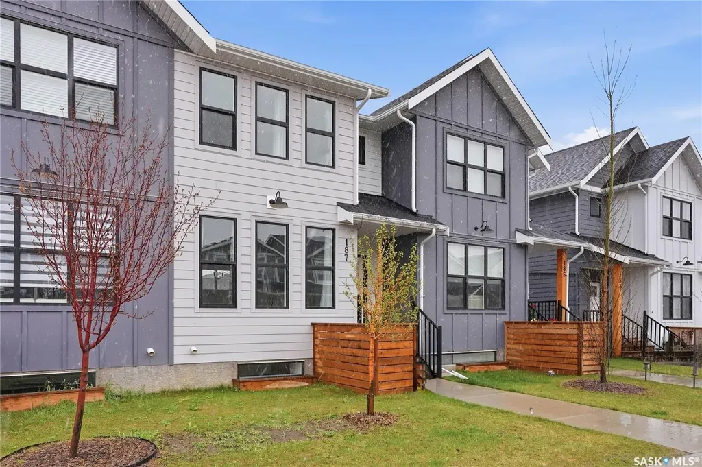 187 Rosewood Boulevard E Saskatoon SK S7V 0X2