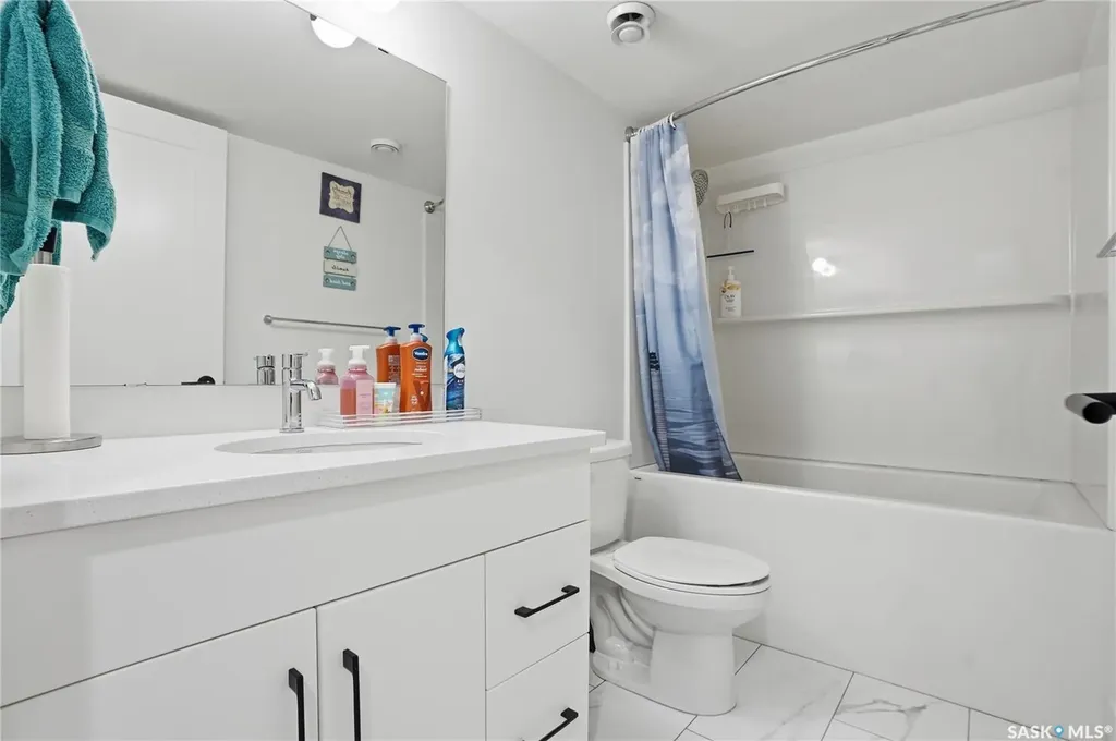 187 Rosewood Boulevard E Saskatoon SK S7V 0X2