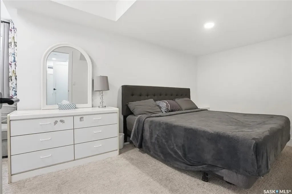 187 Rosewood Boulevard E Saskatoon SK S7V 0X2
