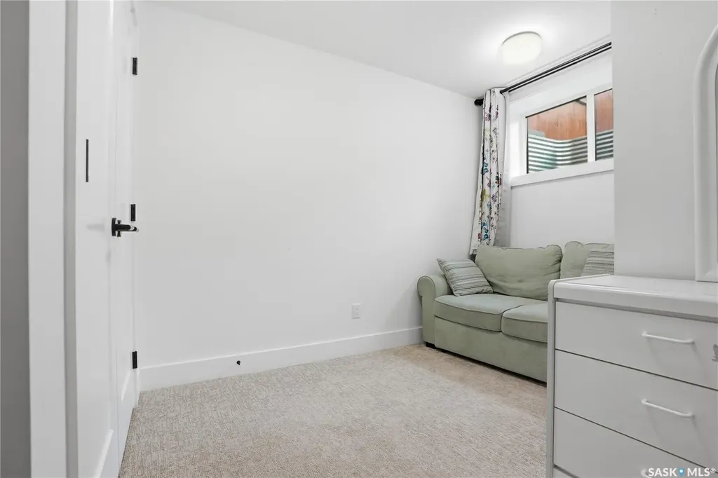 187 Rosewood Boulevard E Saskatoon SK S7V 0X2