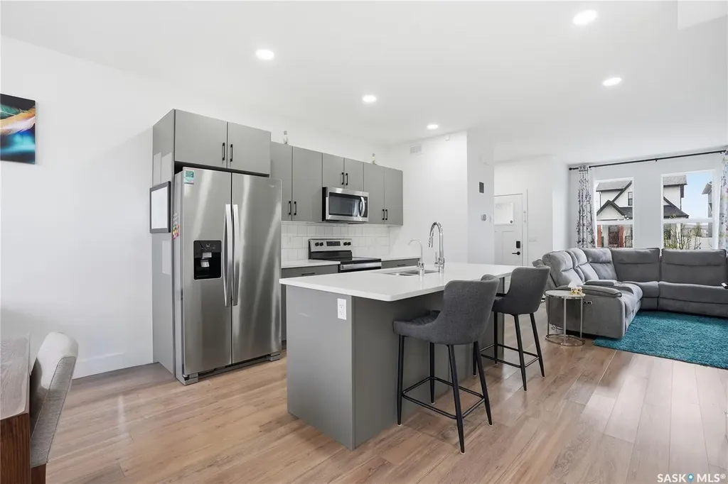 187 Rosewood Boulevard E Saskatoon SK S7V 0X2