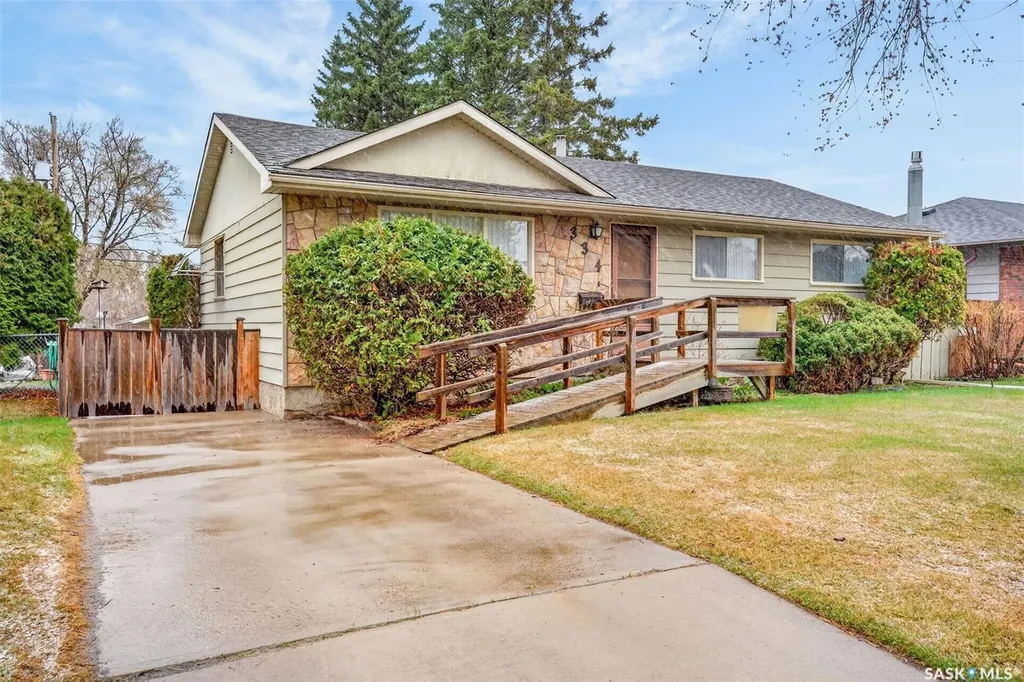 334 25th Street W Prince Albert SK S6V 5P6