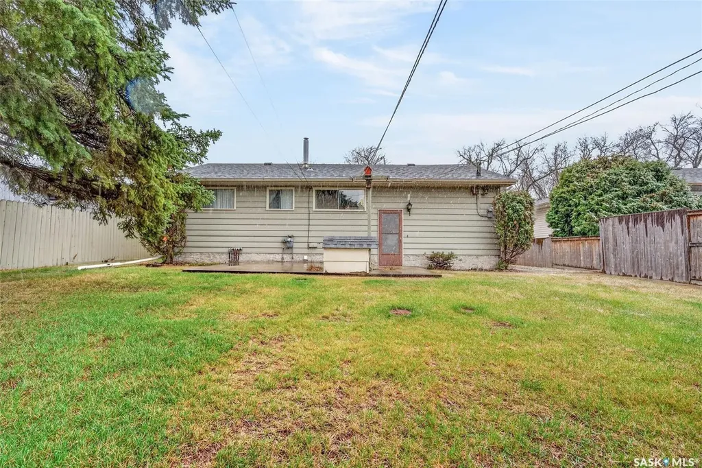 334 25th Street W Prince Albert SK S6V 5P6