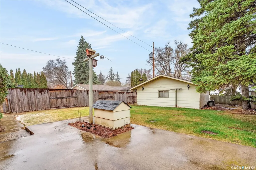 334 25th Street W Prince Albert SK S6V 5P6