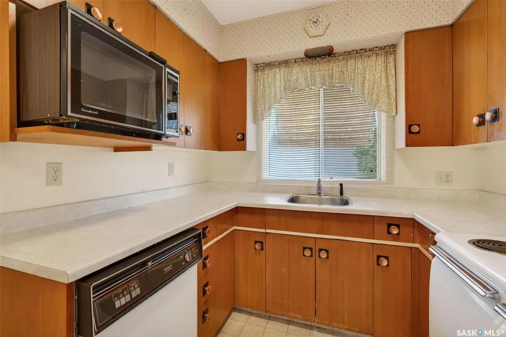 334 25th Street W Prince Albert SK S6V 5P6