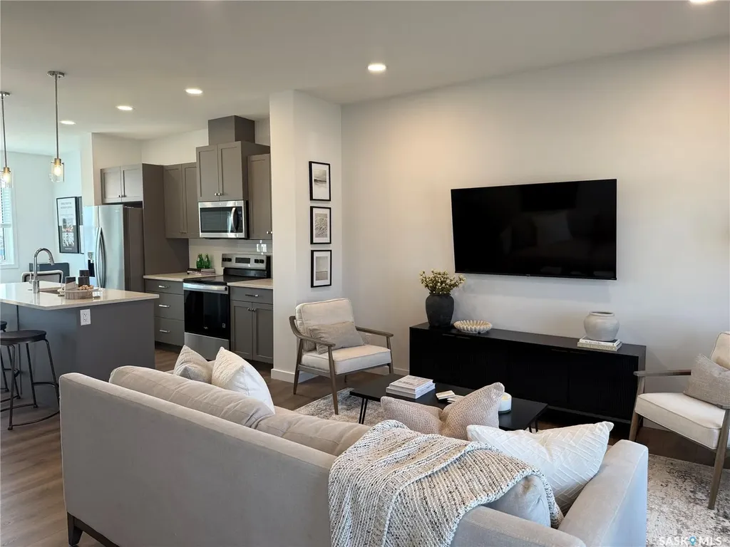 75 Taskamanwa Terrace Saskatoon SK S7V 1Z7