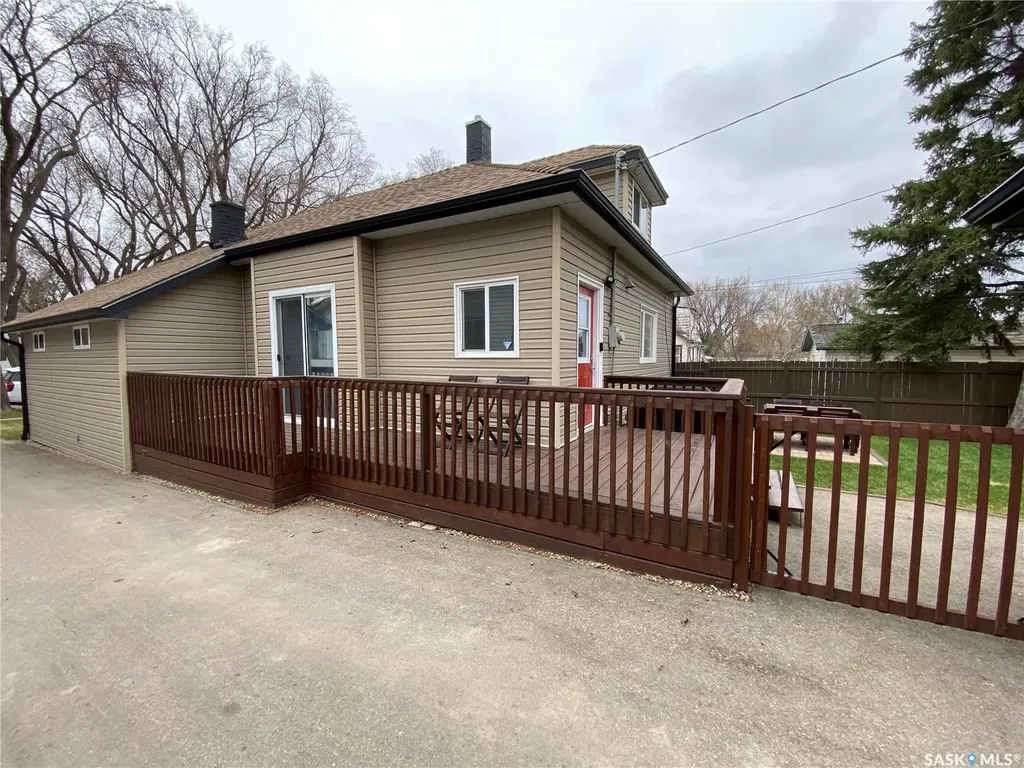 25 Wallace Avenue Yorkton SK S3N 2E6