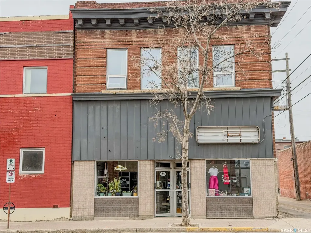 8 3rd Avenue N Yorkton SK S3N 1C1