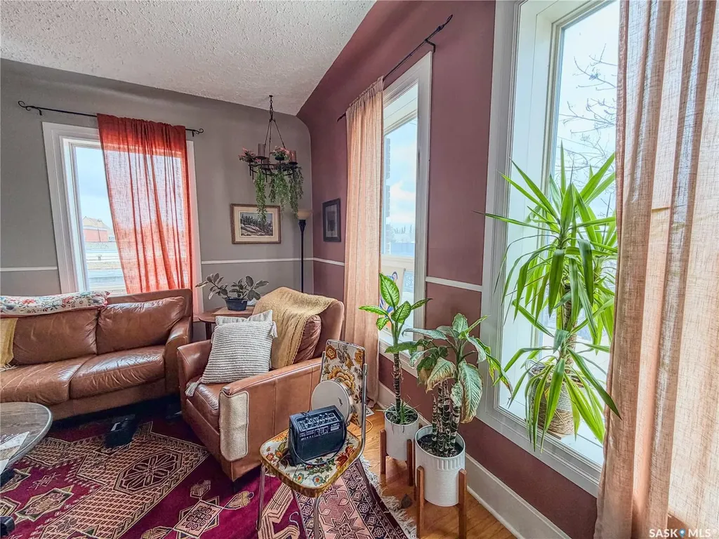 8 3rd Avenue N Yorkton SK S3N 1C1