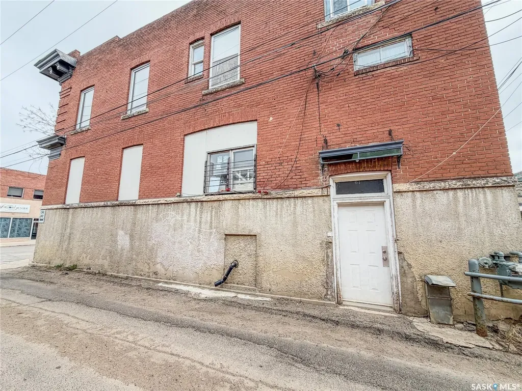 8 3rd Avenue N Yorkton SK S3N 1C1