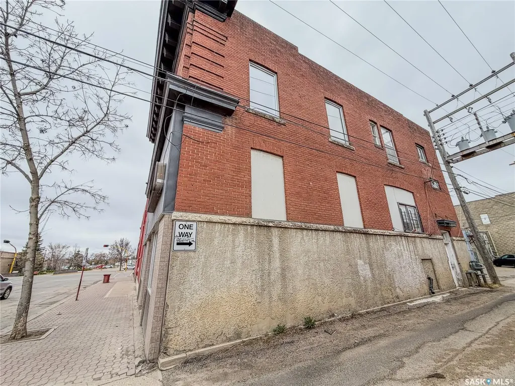 8 3rd Avenue N Yorkton SK S3N 1C1
