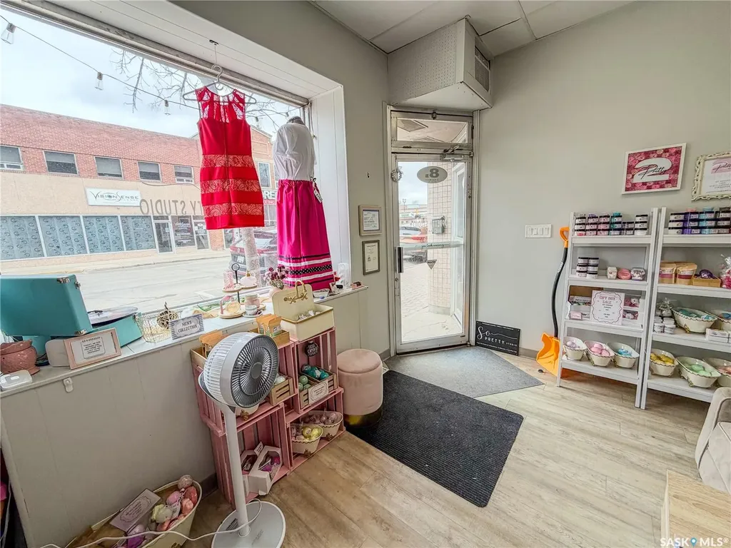 8 3rd Avenue N Yorkton SK S3N 1C1