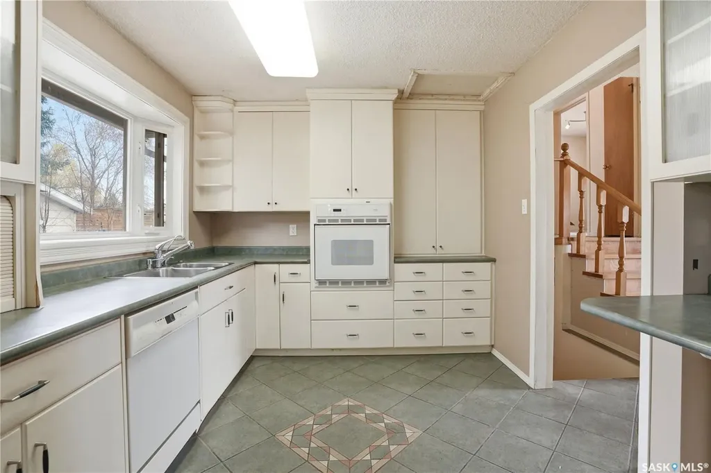2009 Easthill Saskatoon SK S7J 3C6