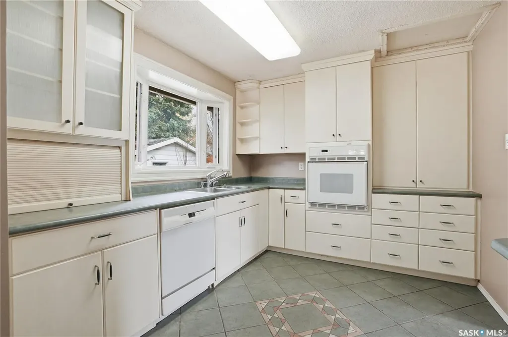 2009 Easthill Saskatoon SK S7J 3C6