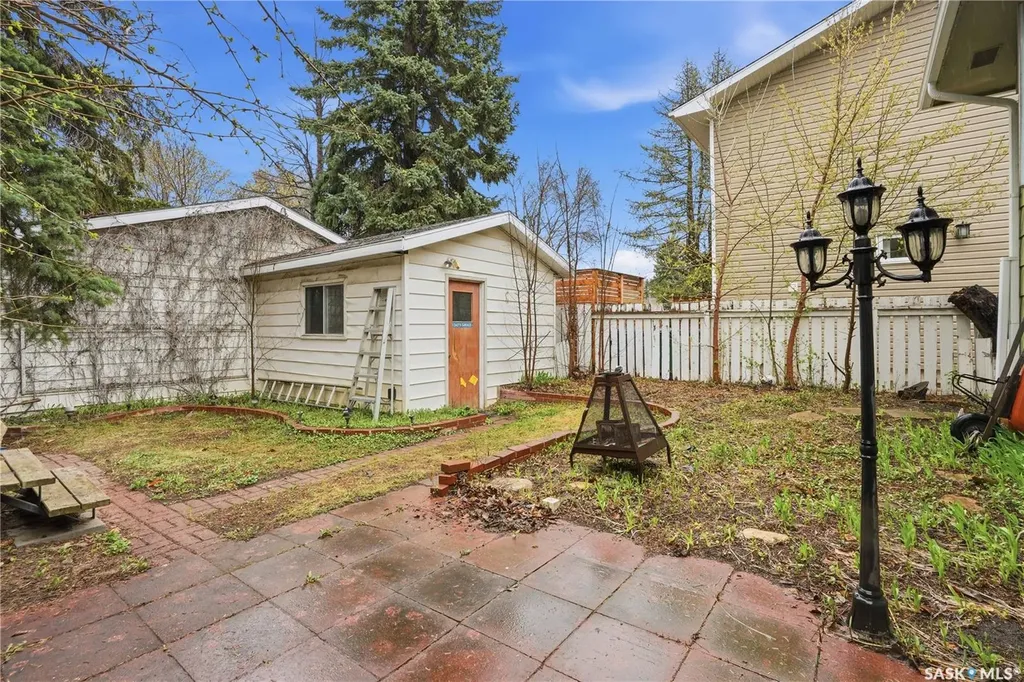 2009 Easthill Saskatoon SK S7J 3C6