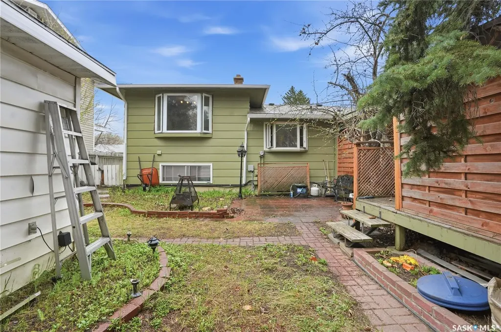 2009 Easthill Saskatoon SK S7J 3C6