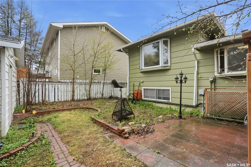 2009 Easthill Saskatoon SK S7J 3C6
