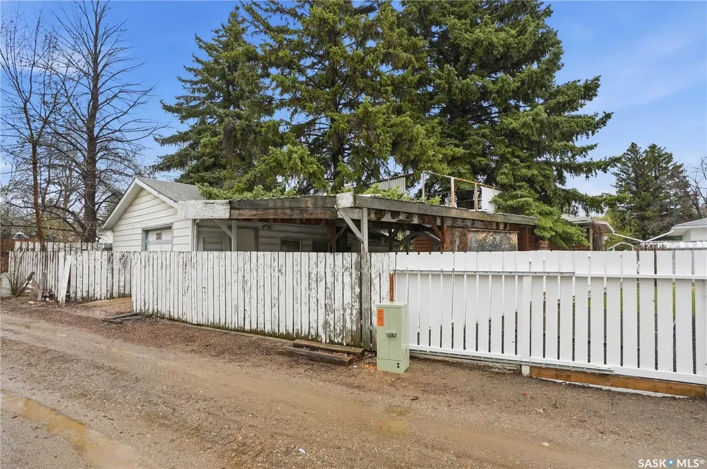 2009 Easthill Saskatoon SK S7J 3C6
