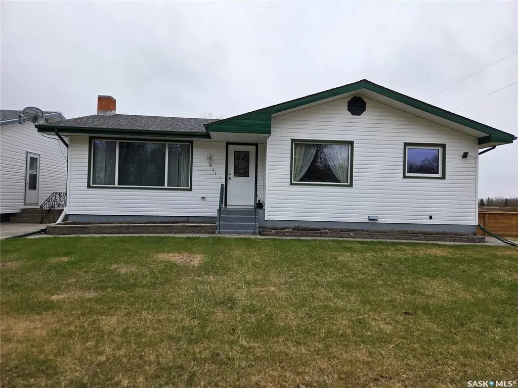 237 3rd Street NW Wadena SK S0A 4J0