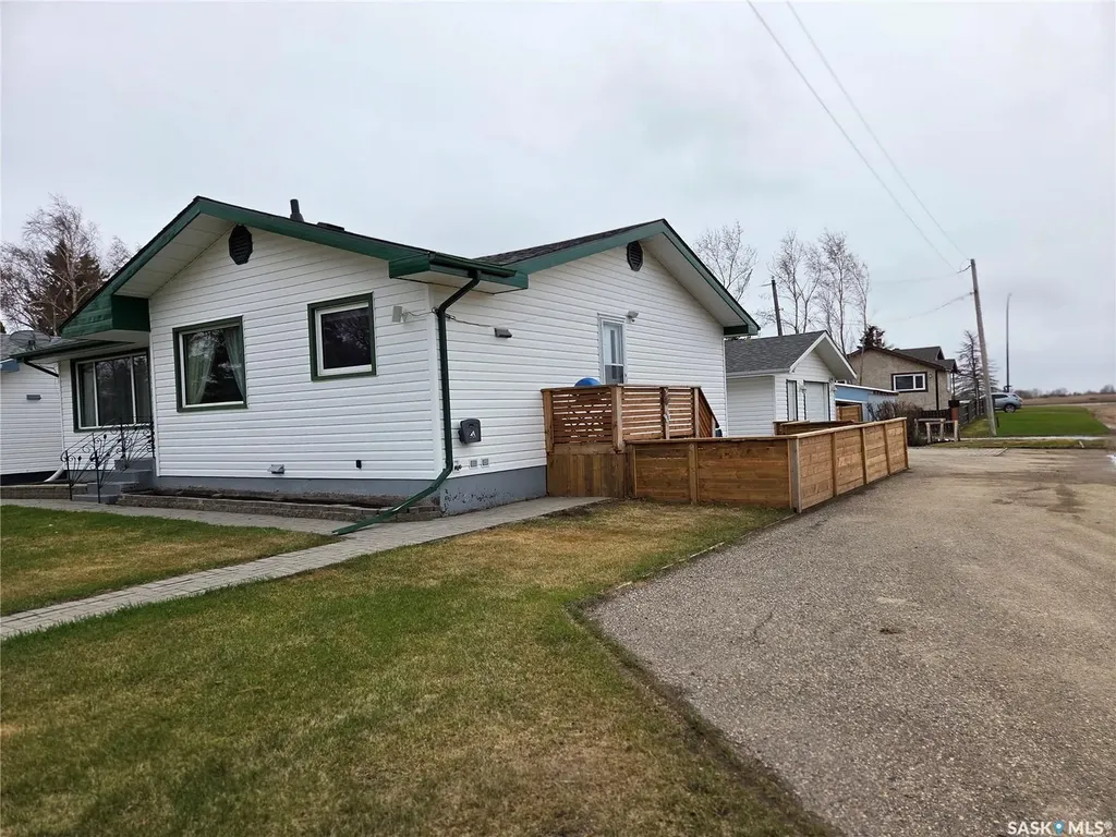 237 3rd Street NW Wadena SK S0A 4J0