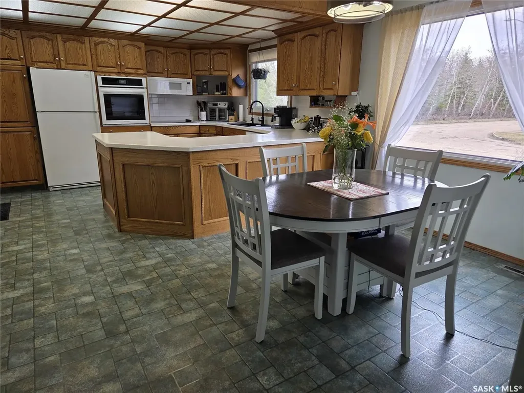 237 3rd Street NW Wadena SK S0A 4J0