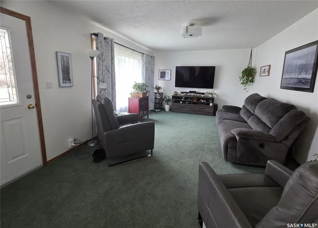 237 3rd Street NW Wadena SK S0A 4J0