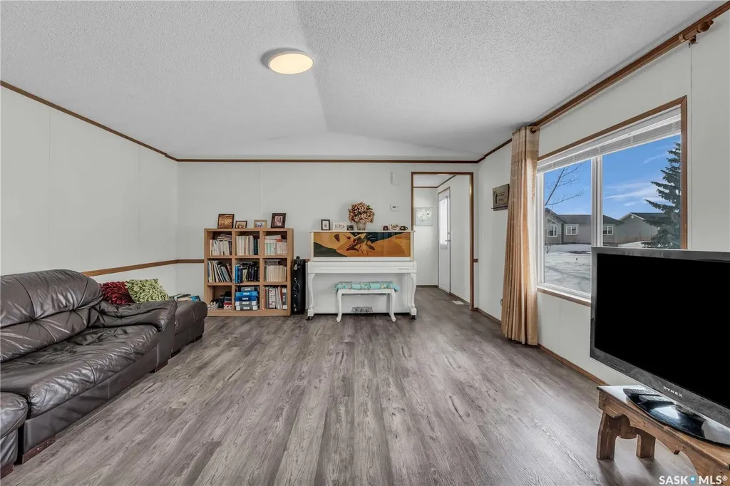 208 Tyvan Street Francis SK S0G 1V0