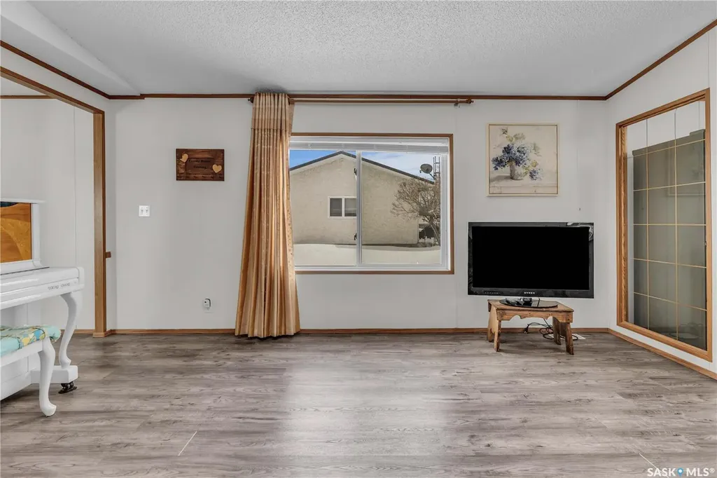 208 Tyvan Street Francis SK S0G 1V0