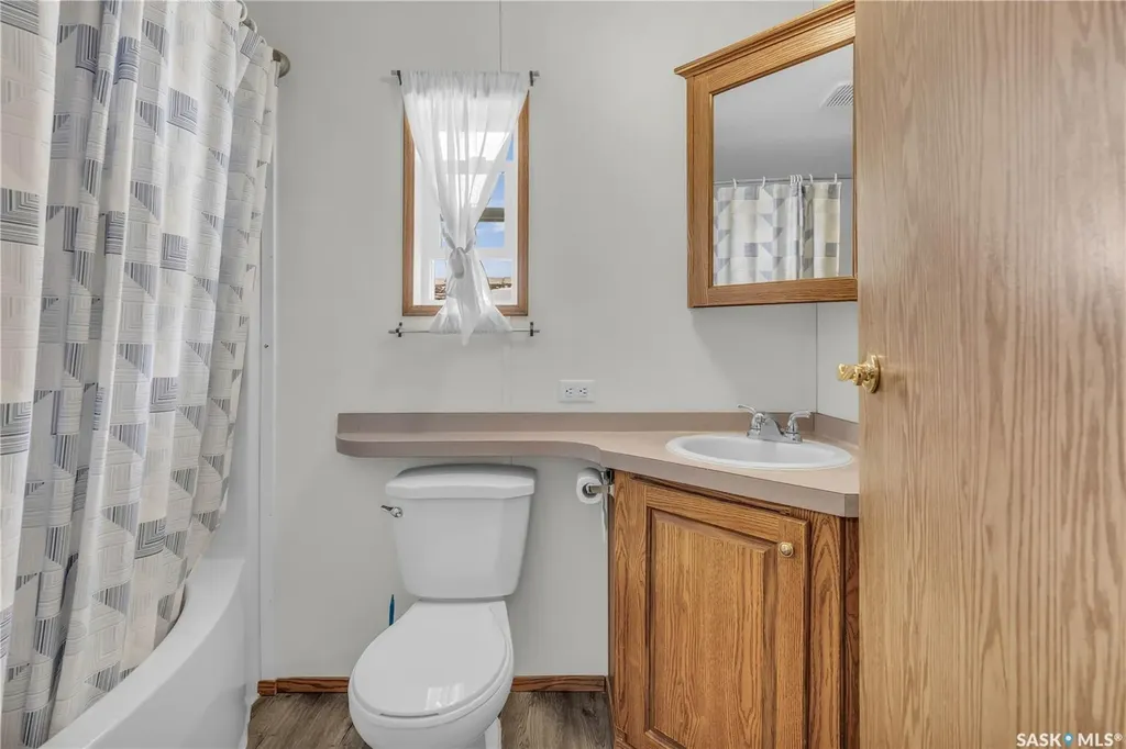 208 Tyvan Street Francis SK S0G 1V0