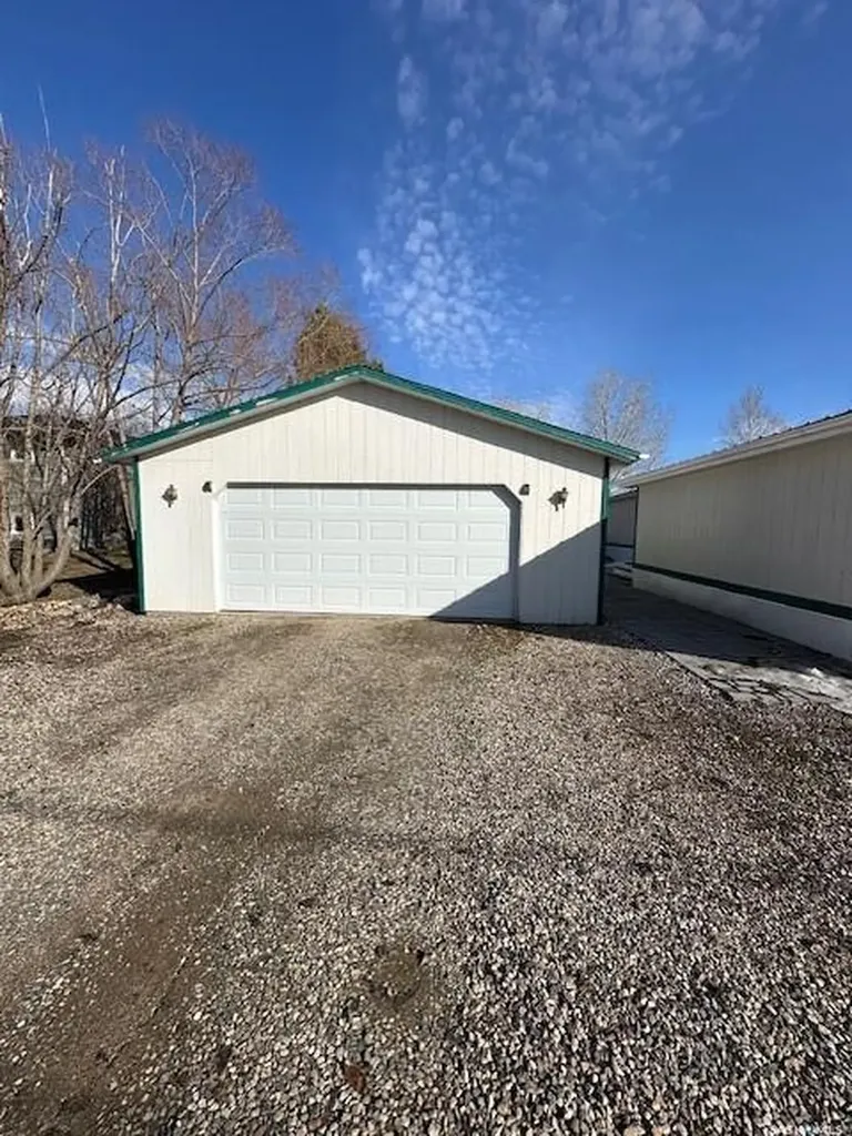 208 Tyvan Street Francis SK S0G 1V0