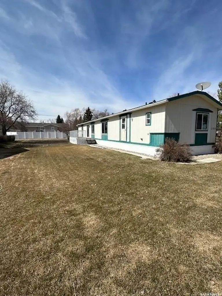 208 Tyvan Street Francis SK S0G 1V0