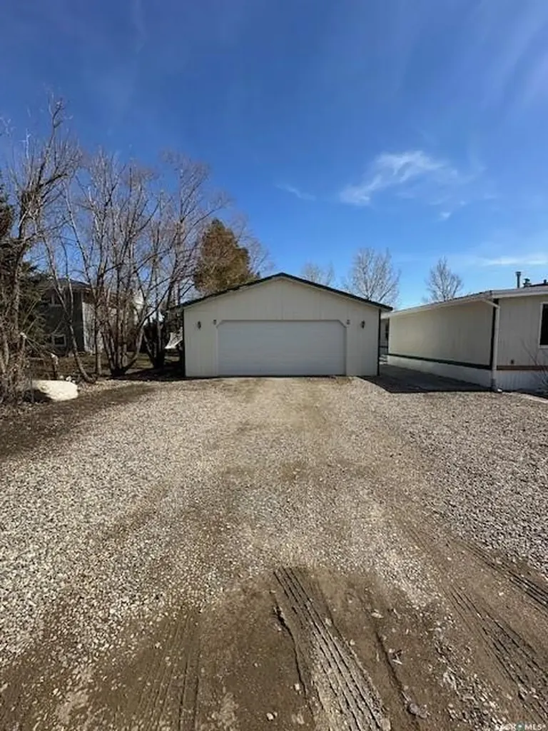 208 Tyvan Street Francis SK S0G 1V0