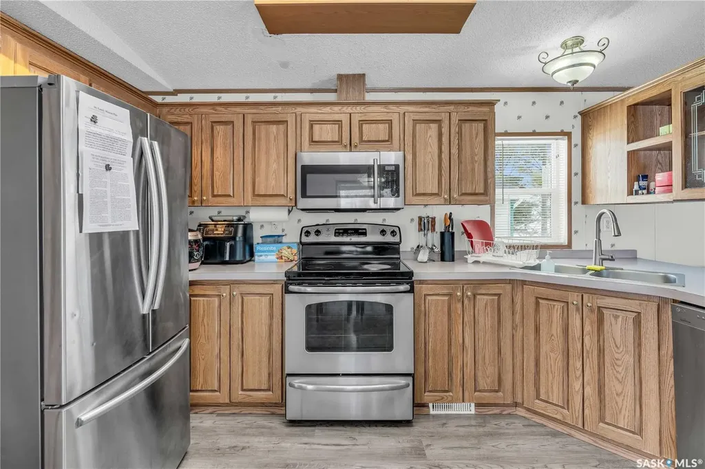 208 Tyvan Street Francis SK S0G 1V0