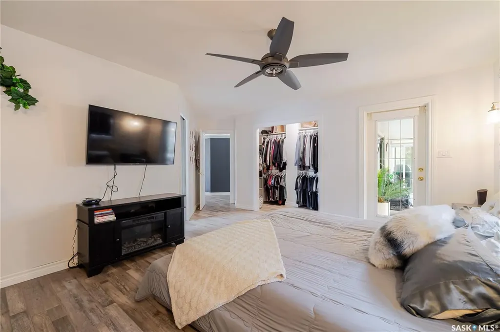 1054 Monk Avenue Moose Jaw SK S6H 4E4