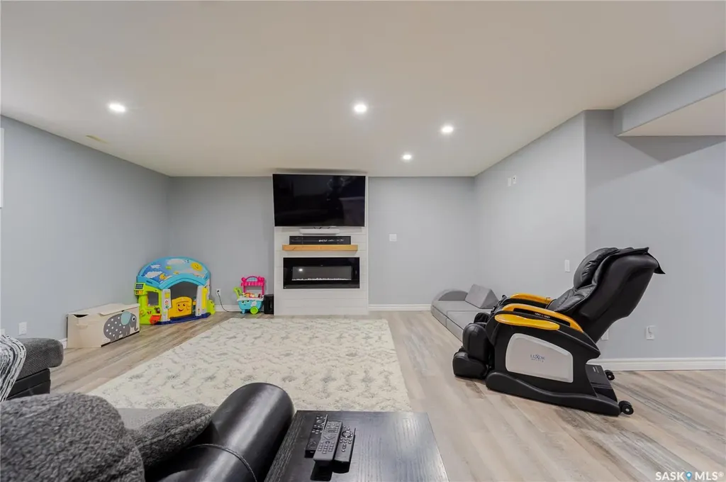 1054 Monk Avenue Moose Jaw SK S6H 4E4