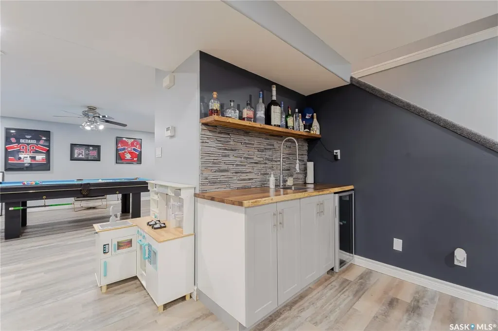 1054 Monk Avenue Moose Jaw SK S6H 4E4
